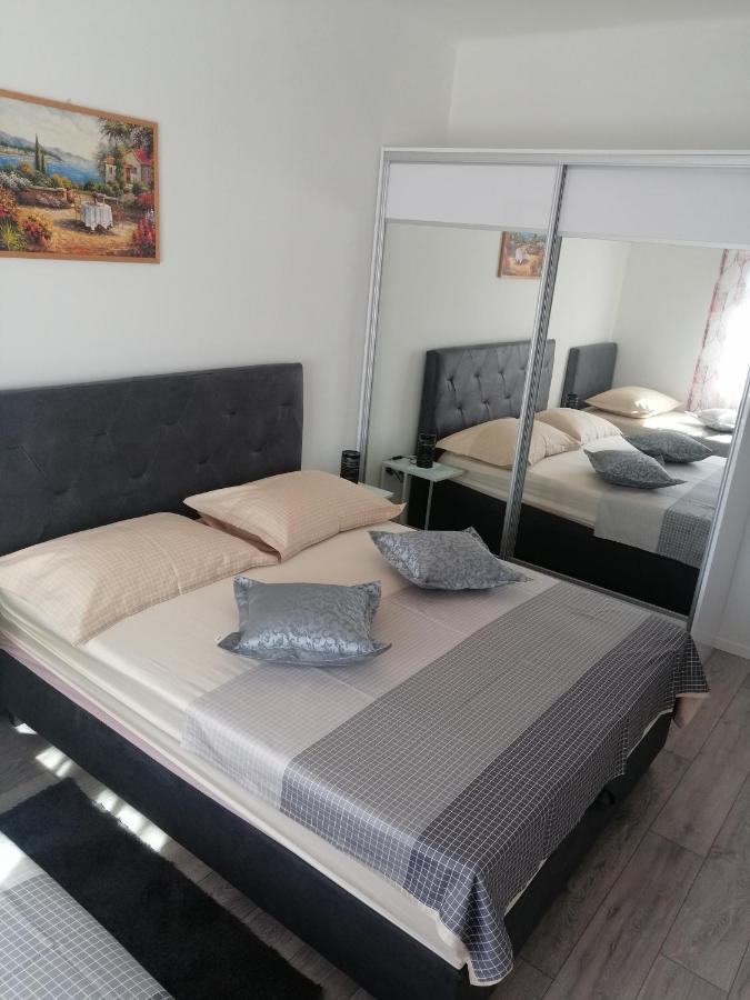 Apartament 4